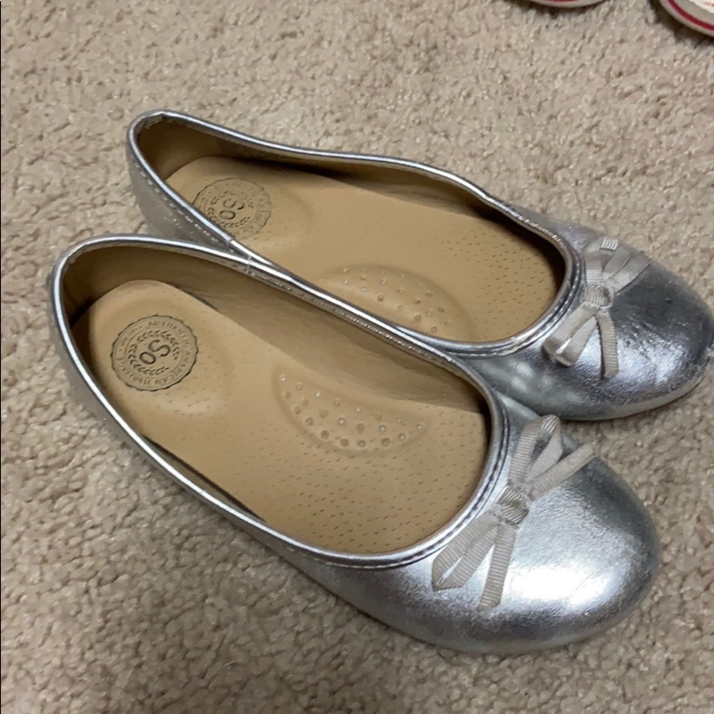 Girls silver ballet flats